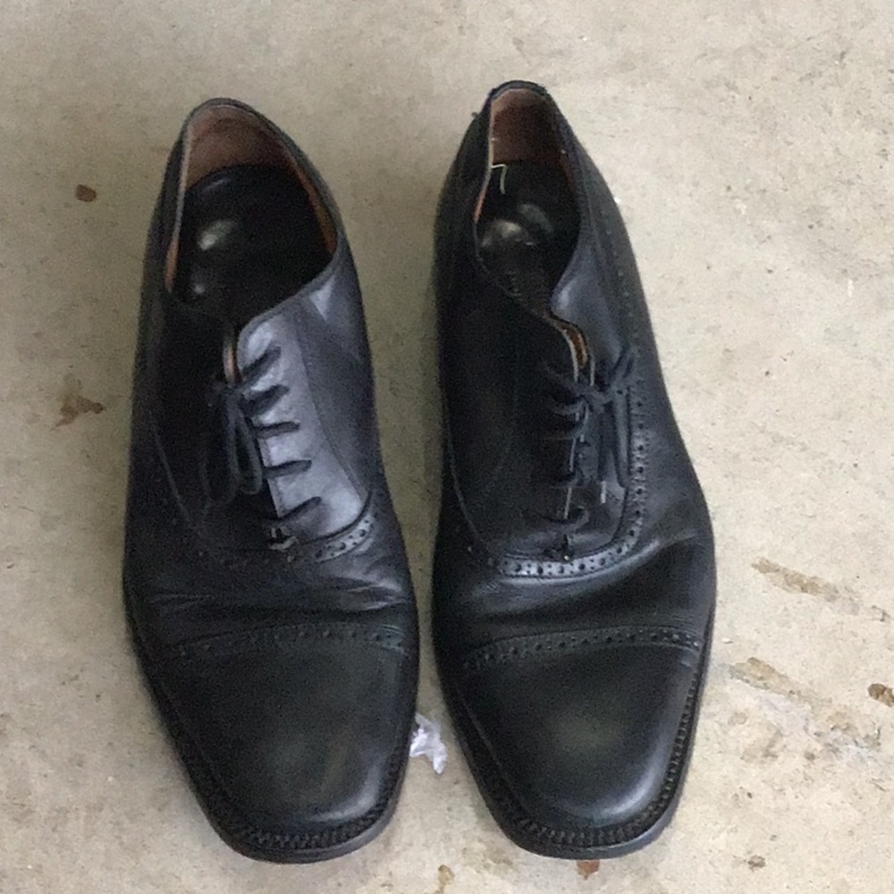 Men’s dress shoes